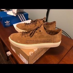 TOMS Brown suede sneakers size US9 for men